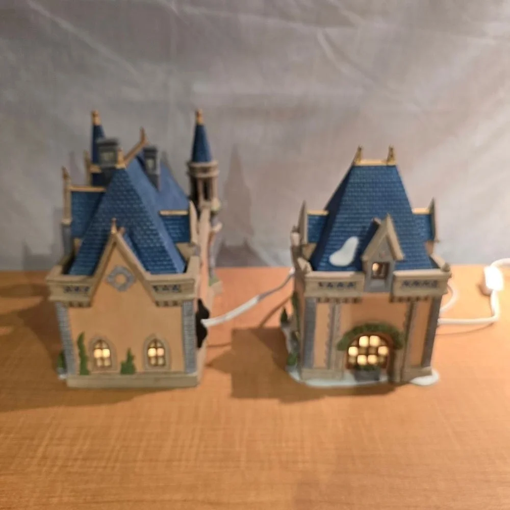 Department 56 Disney MICKEY'S CHRISTMAS‎ CAROL Department 56 Heritage Village